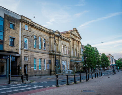 The MET Theatre